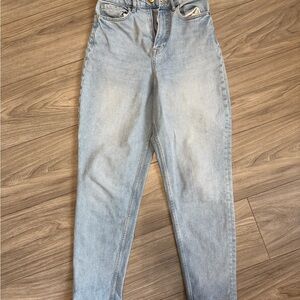 H&M Women's High Rise Light Blue Jeans US 4 Super Flattering.